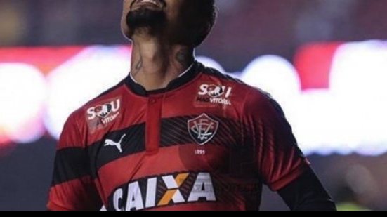 Imagem Após má pontaria, Kieza faz revelação sobre pênalti perdido