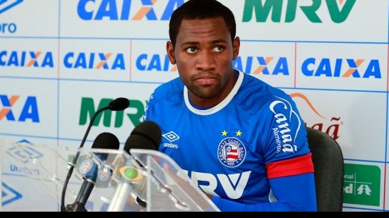 Imagem  Com Tinga improvisado, Guto testa formação do Bahia