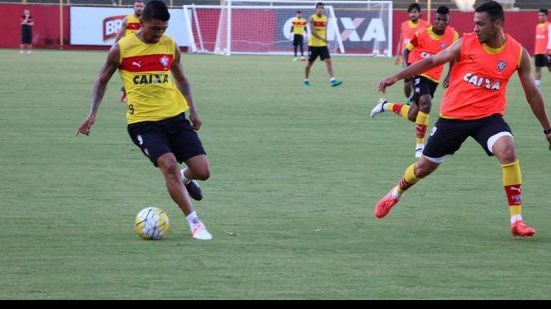 Imagem Argel comanda treino e não define time titular para duelo com o Cruzeiro