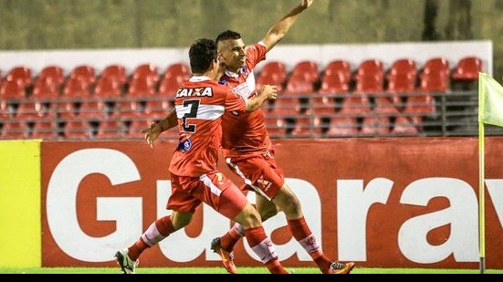 Imagem Com dois de Neto baiano, CRB vira sobre Joinville e mantém sonho de acesso