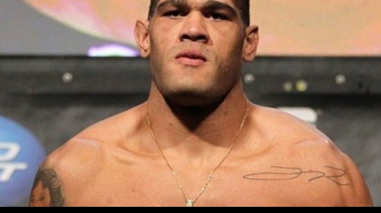 Imagem Pezão e mais quatro brasileiros são demitidos do UFC