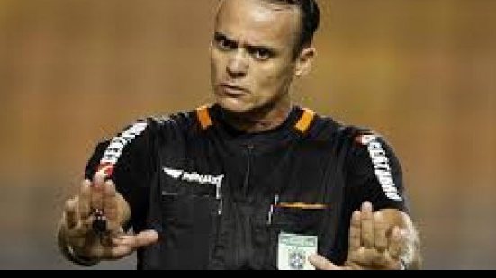 Imagem Arbitragem pernambucana comanda Fluminense e Vitória