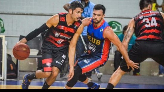 Imagem Basquete: Vitória perde título da Copa Universo para o Brasília