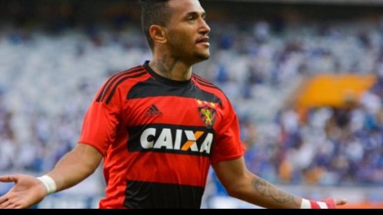 Imagem Atacante do Sport vai para cima de árbitro baiano