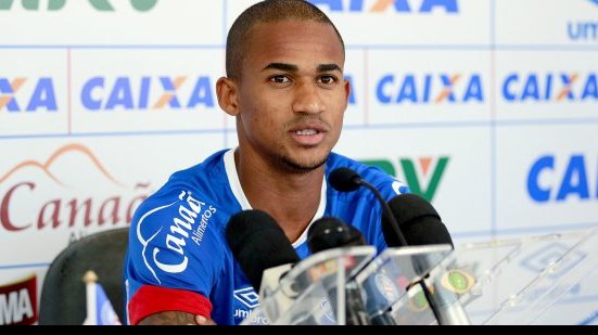 Imagem “Qualquer vacilo pode nos custar caro”, alerta lateral do Bahia antes de duelo com o Ceará