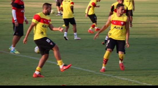 Imagem Sem Kieza, Vitória se reapresenta com treino físico-técnico 
