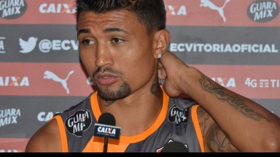 Imagem Kieza sofre trauma no nariz, enquanto Vitória se prepara para encarar o Atlético-PR
