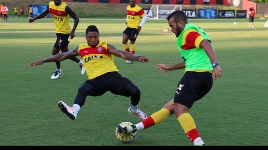 Imagem   Com portões fechados para a imprensa, Vitória segue preparação para encarar o Furacão