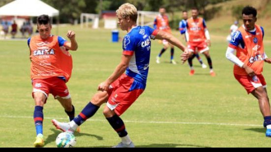 Imagem  Com Moisés em campo, Bahia realiza último treino em Salvador