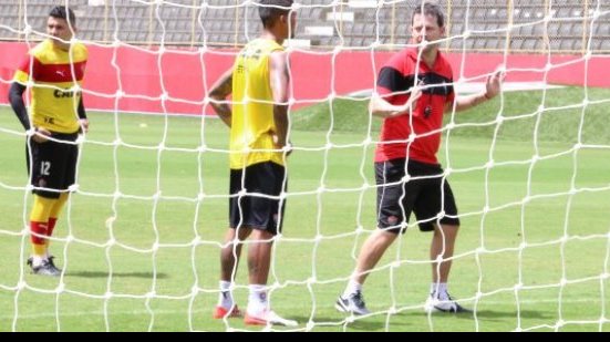 Imagem Argel relaciona 20 jogadores para duelo com o Atlético (PR)