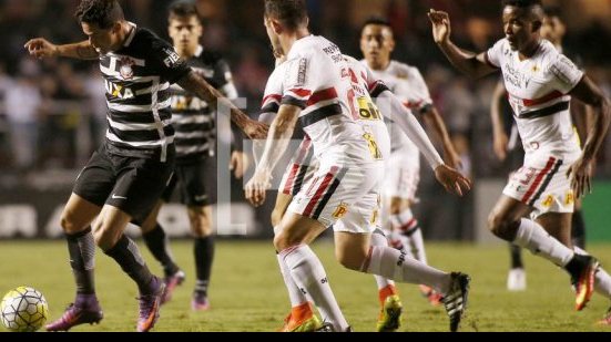 Imagem São Paulo goleia o Corinthians e elimina chances de rebaixamento