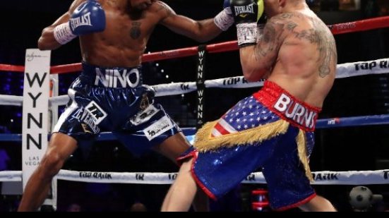 Imagem  Medalhista de ouro, Robson estreia com vitória no boxe profissional