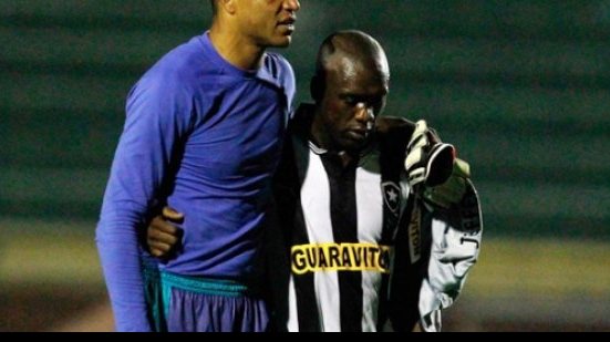 Imagem  Ex-Vitória vira auxiliar técnico de Seedorf