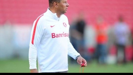 Imagem Celso Roth não resiste a empate do Inter e é demitido