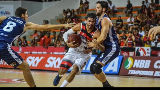 Imagem Vitória vence a terceira consecutiva e segue líder do NBB