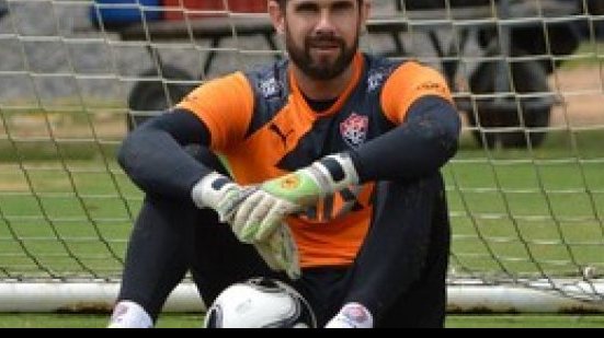 Imagem  Goleiro volta ao time e volante vira dúvida para duelo contra o Figueirense