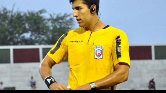 Imagem Diego Pombo apita final da Copa Governador do Estado 2016