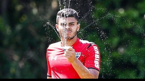 Imagem Atleta sub-20 do Bahia revê São Paulo com mais cartões por reclamação do que gols 
