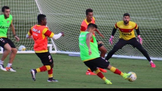 Imagem Com Kieza, Vitória segue preparação para duelo com o Coritiba