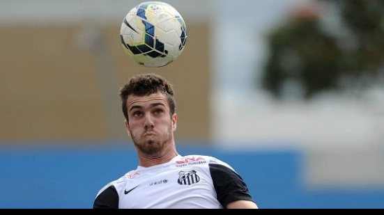 Imagem Santos vai ceder sete jogadores à Chapecoense; meia do Vitória está na lista