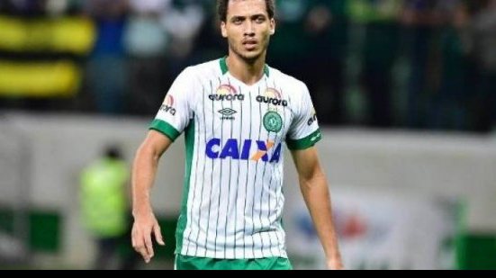 Imagem Zagueiro Neto está em coma induzido; colegas já podem sentar