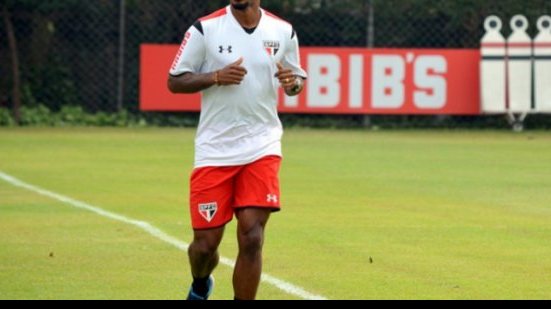Imagem Dispensado dos treinos, São Paulo procura clube para Michel Bastos