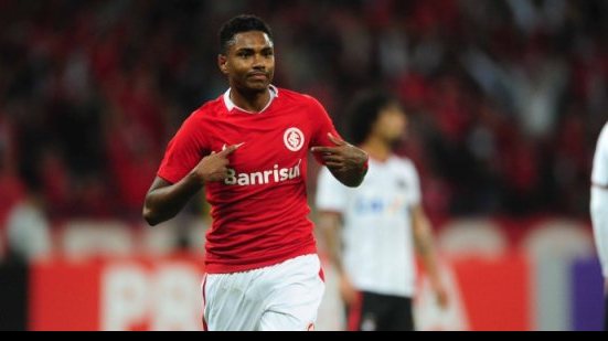 Imagem  Com caso parecido no elenco, Inter segue questionado irregularidade de Victor Ramos