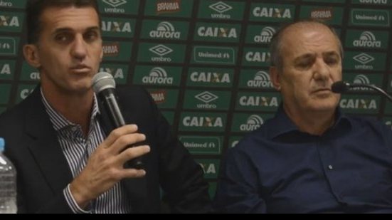 Imagem Após grandes promessas, clubes brasileiros tentam empurrar seus piores jogadores para Chapecoense
