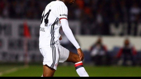 Imagem De volta aos treinos com bola, Anderson Talisca espera estar à disposição no Besiktas