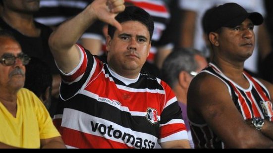 Imagem Funcionários do Santa Cruz paralisam atividades por falta de pagamento dos salários