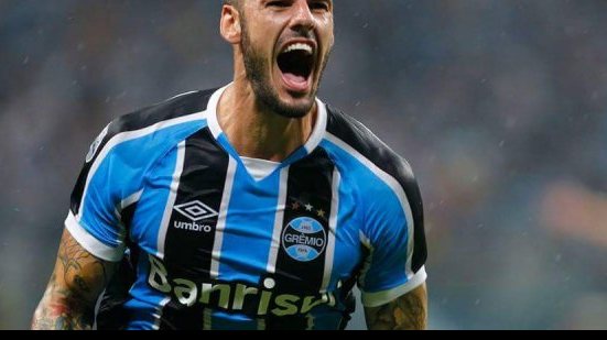 Imagem Vitória fecha contratação de experiente zagueiro do Grêmio