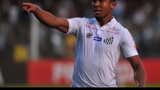Imagem Vitória enfrenta concorrência de outro nordestino para ter atacante do Santos