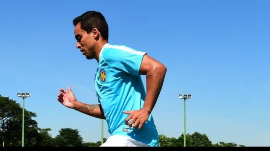 Imagem Cruzeiro avança em negociações e fica perto de anunciar meia Jadson