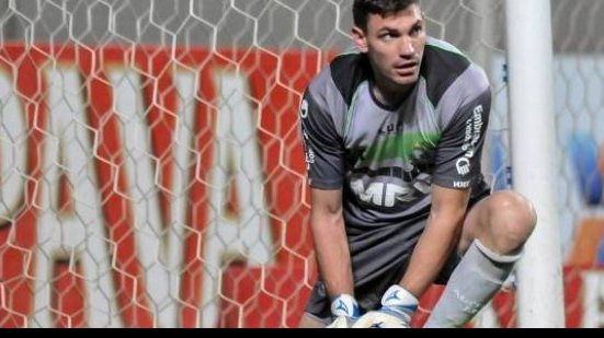 Imagem Bahia entra na briga para contratar goleiro do América-MG
