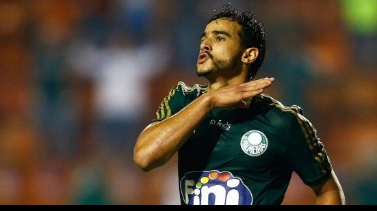 Imagem Henrique Dourado pode jogar no Bahia em 2017