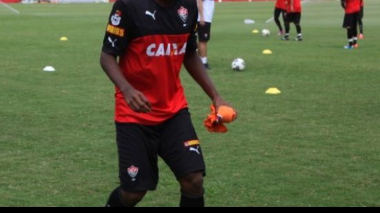 Imagem Vasco e Atlético-MG tentam contratação de jovem volante do Vitória