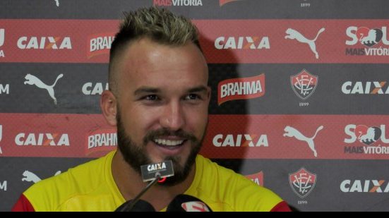 Imagem    “Não existe jogador maior que o Vitória”, declarou William Farias