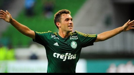 Imagem Oferta do Bahia agrada e meia do Palmeiras desembarca no Fazendão nesta quarta