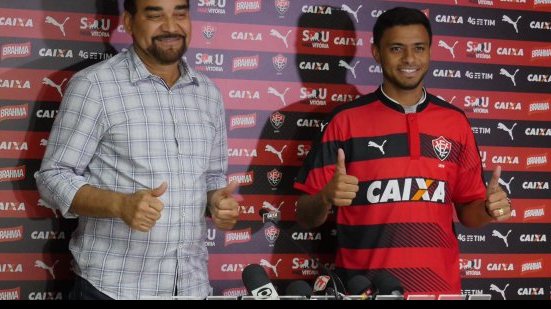 Imagem Ivã de Almeida enaltece Cleiton Xavier: "grande jogador"