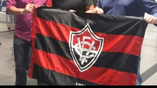 Imagem Pisculichi desembarca em Salvador para assinar com o Vitória