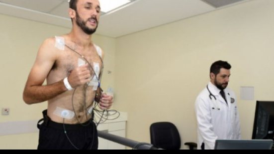 Imagem Desprestigiado, Thiago Ribeiro corre feito louco nos treinamentos do Santos