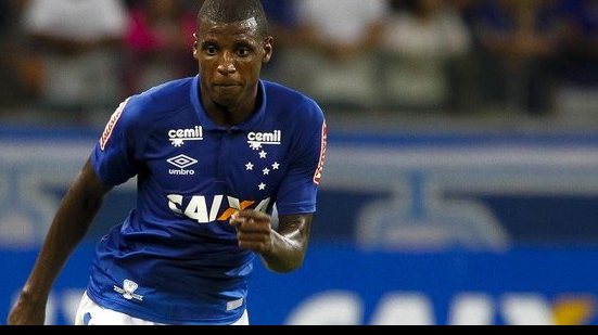 Imagem Vitória quer jogador do Cruzeiro para vaga de Marcelo