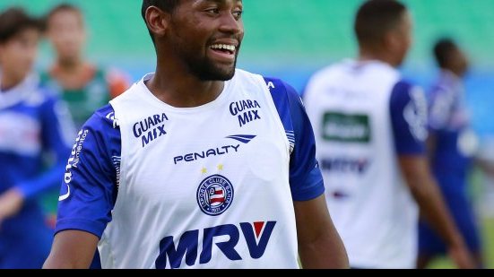 Imagem Sem convencer e após gol contra, lateral direito deve ser emprestado pelo Bahia