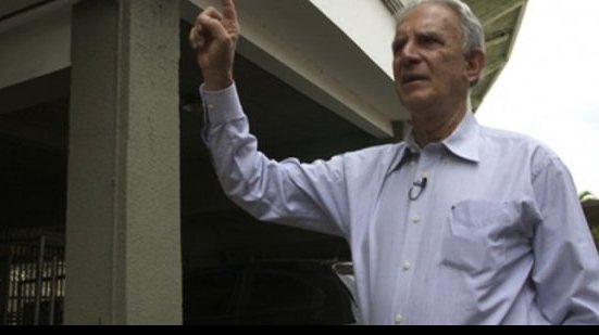 Imagem Ex-técnico Carlos Alberto Silva morre aos 77 anos