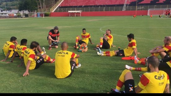 Imagem Argel comanda coletivo e testa Vitória para duelo com o Sergipe