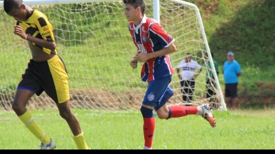 Imagem Joia quando atuava na base do Bahia, meia vai atuar no futebol da Romênia