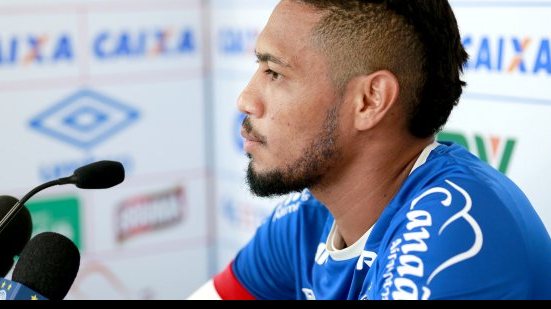 Imagem Hernane tem planos para 2017: &quot;Quem sabe, brigar por artilharia do Brasil&quot;