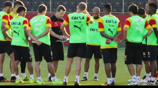 Imagem Em tático, Argel testa Paulinho na vaga de Gabriel Xavier