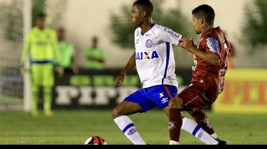 Imagem Em jogo marcado por buracos no gramado e falta de energia, Bahia e Jacuipense empatam