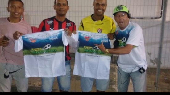 Imagem Equipe dos Galáticos presenteia torcedores no Barradão